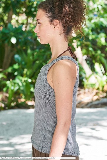 Top mit Lochmuster-Einsatz