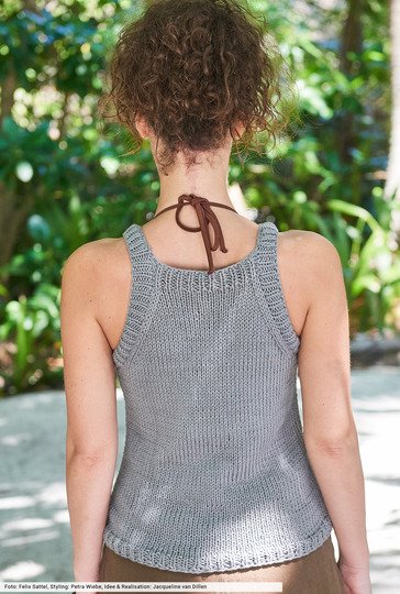 Top mit Lochmuster-Einsatz