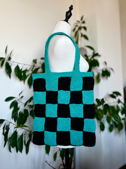 Wasser Schatten Tasche | Häkelanleitung Karo Schultertasche | Granny Square