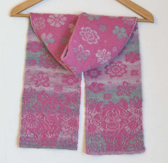 Knitting pattern double-face scarf "Flora Flowerfield" Highland Cow