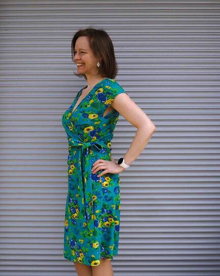 Schnittmuster Wickelkleid Rand und Band Gr. 32 - 62 Damen