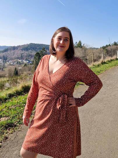 Schnittmuster Wickelkleid Rand und Band Gr. 32 - 62 Damen