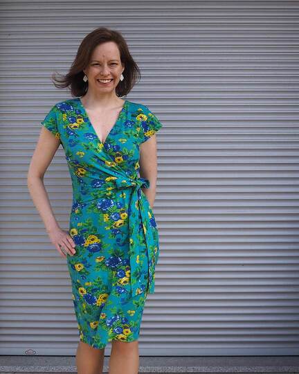 Schnittmuster Wickelkleid Rand und Band Gr. 32 - 62 Damen