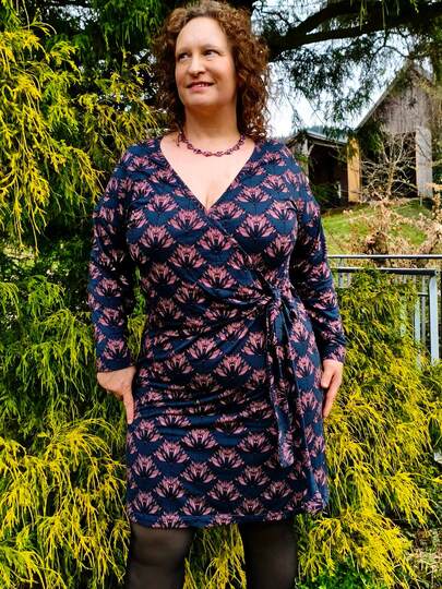 Schnittmuster Wickelkleid Rand und Band Gr. 32 - 62 Damen