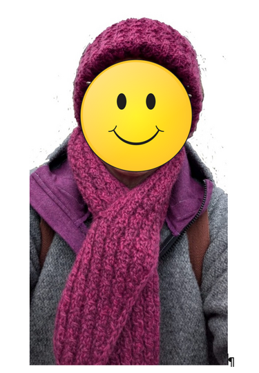 Gestrickter Schal mit Zöpfen von beiden Seiten und Einsteckschlitz