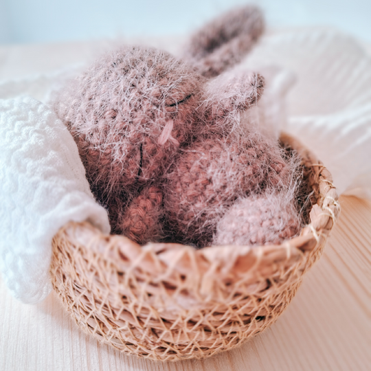 Häkelanleitung für einen kleinen Amigurumi - Hasen