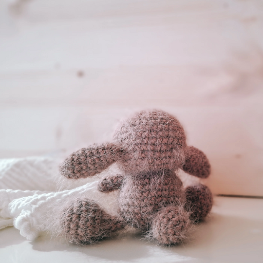 Häkelanleitung für einen kleinen Amigurumi - Hasen