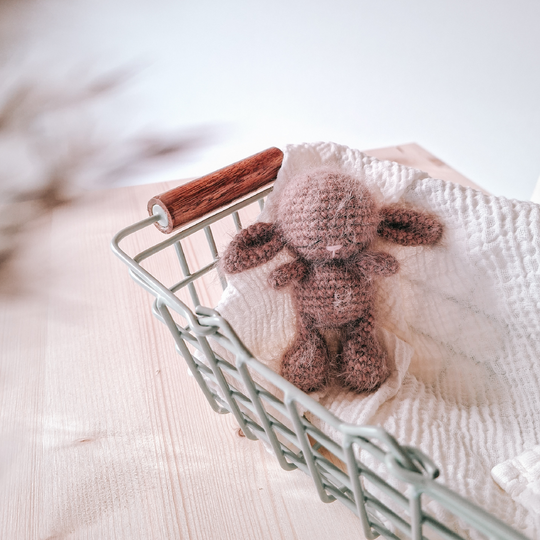 Häkelanleitung für einen kleinen Amigurumi - Hasen