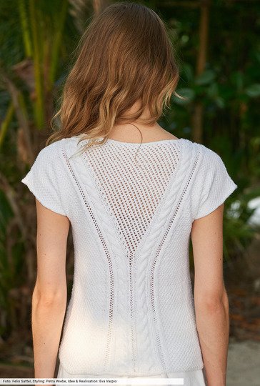 Top mit V-förmigem Zopf