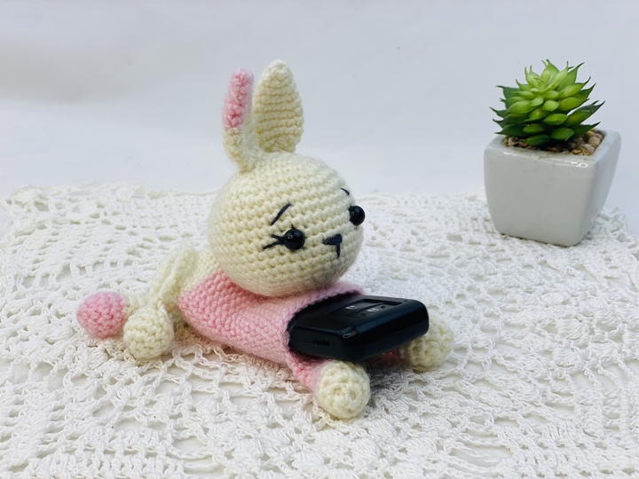 Häkelanleitung Hase Schlüsseletui, Amigurumi Schlüsselanhänger Kaninchen,