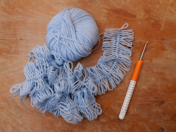 Kostenlose Anleitung für einen charmanten Schal - gabelgehäkelt