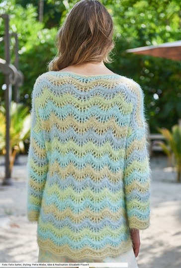 Pulli im Wellenmuster