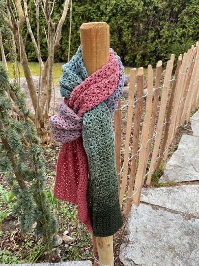 Schal Mad Pearls - Häkelanleitung trendiger Sommerschal