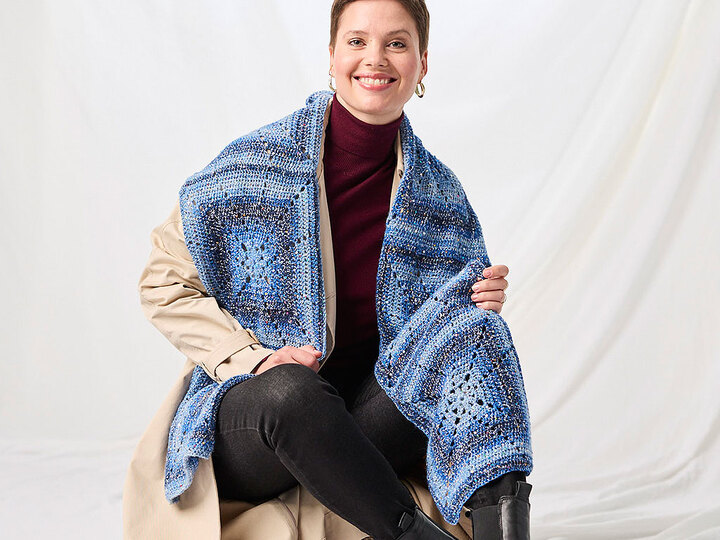 SCHAL GILLA … AUS 6 GRANNYS GEÄKELT