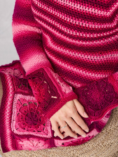 PULLI GILDA … MIT PATCHES GEHÄKELT