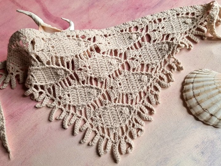 H6 Crochet Pattern for a Headscarf / Kerchief /Bandana “Fish”