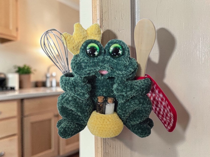 Crochet Pattern: Frog Organizer – Pen Holder, Door Decoration & Gift Idea
