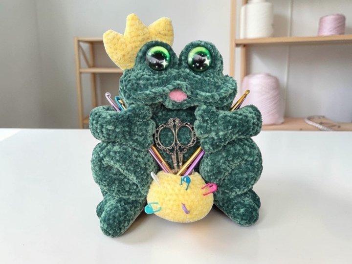 Häkelanleitung  Frosch Organizer –  Stifthalter, Türdeko & Geschenkidee