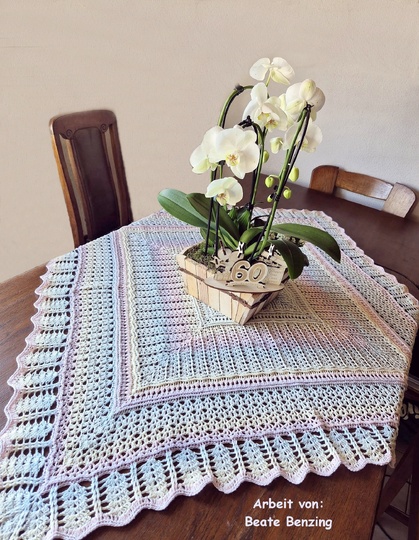 Häkelanleitung - Mitteldecke/ Tischdecke "Lufthauch"