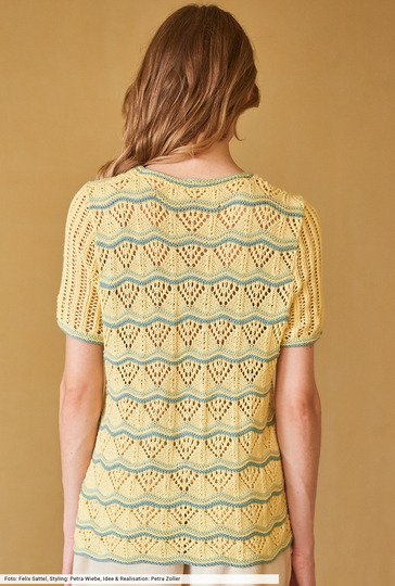 Shirt mit Wellenstrukturen