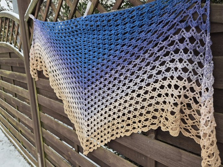 Mad Nessie - Häkelanleitung luftiges Dreieckstuch *anfängertauglich*