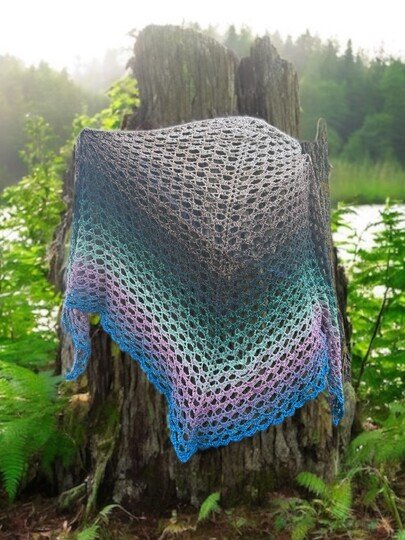 Mad Nessie - Häkelanleitung luftiges Dreieckstuch *anfängertauglich*