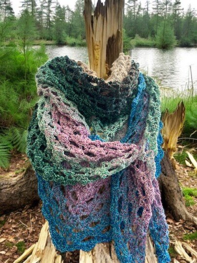 Mad Nessie - Häkelanleitung luftiges Dreieckstuch *anfängertauglich*