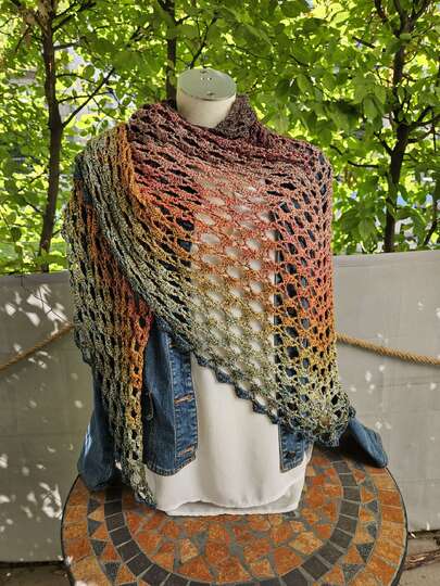 Mad Nessie - Häkelanleitung luftiges Dreieckstuch *anfängertauglich*