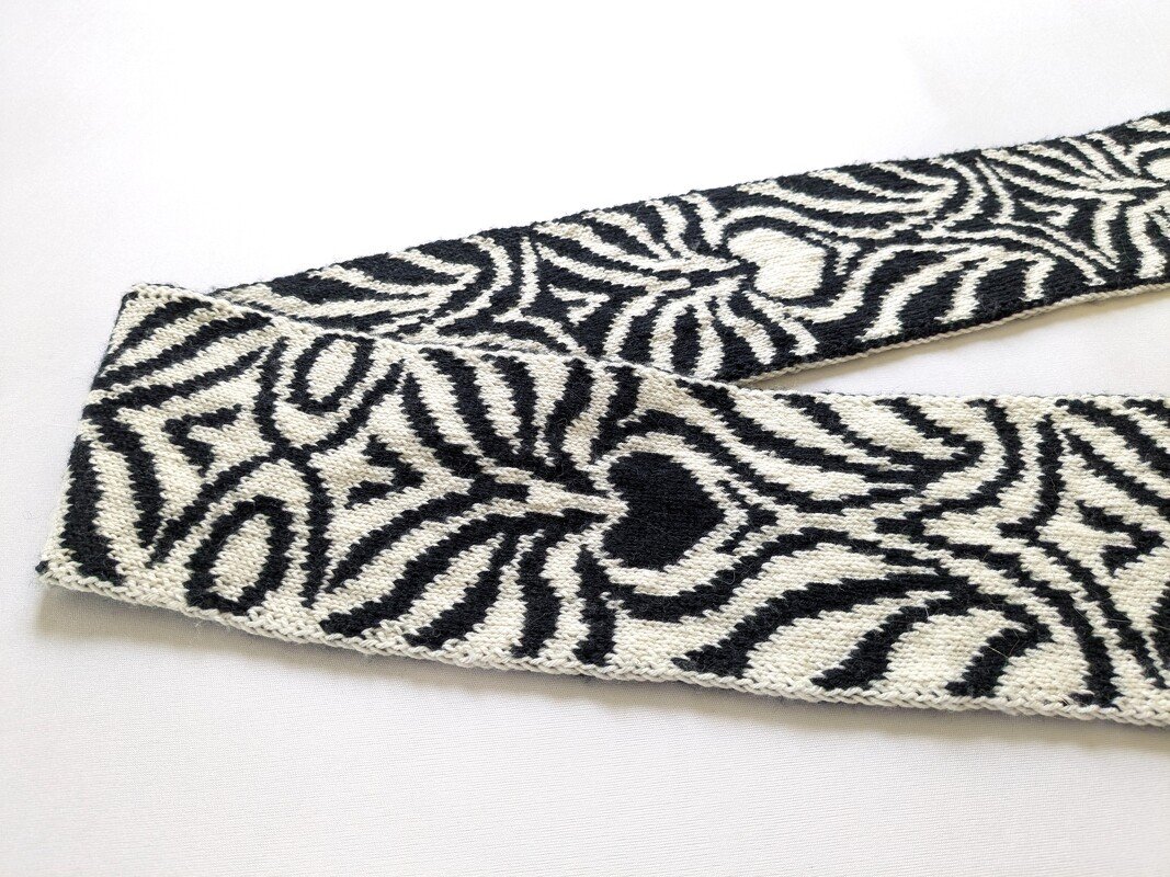 Skinny scarf "Zebra Style" - double knitting pattern - Image 4
