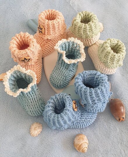 Häkelanleitung für Babyschuhe Lilly - kuschelige Relief-Puschen