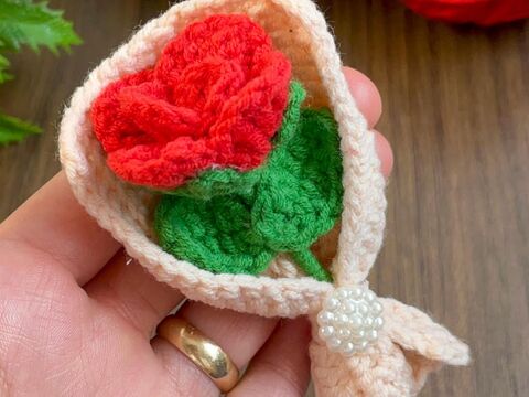 Mini Rose Bouquet Crochet Pattern PDF – Floral Gift Wrap Design Tutorial