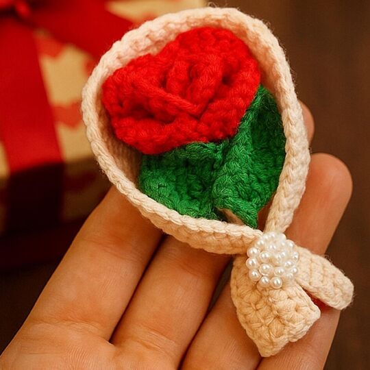 Mini Rose Bouquet Crochet Pattern PDF – Floral Gift Wrap Design Tutorial