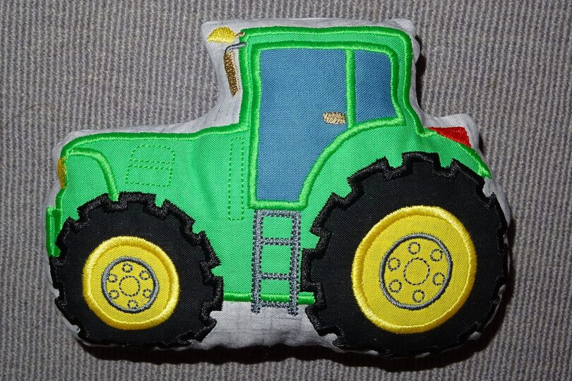 Stickdatei - Traktor Kissen ITH in 5 Größen