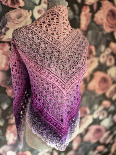Crochet Pattern Triangular Scarf "Isaia"