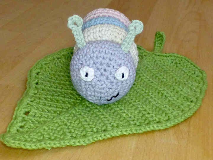 Häkelanleitung Steckspiel Raupe und Schmusetuch Blatt