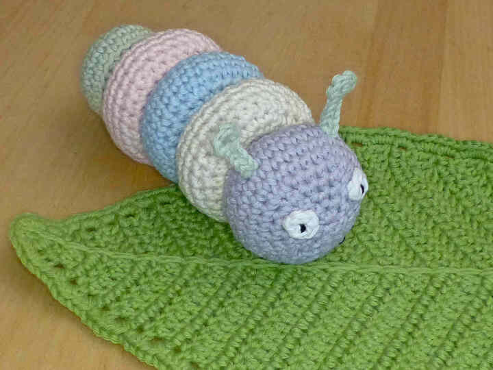 Häkelanleitung Steckspiel Raupe und Schmusetuch Blatt