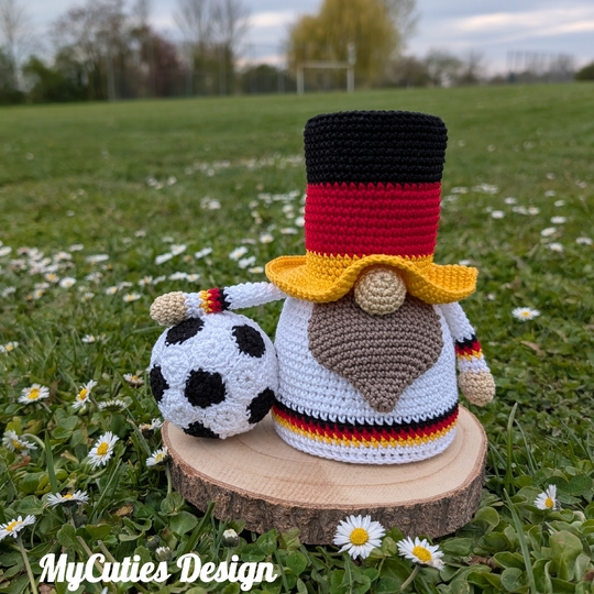 FUSSBALL-WICHTEL - Häkelanleitung Deutschland Gnom