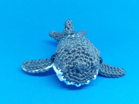 Anleitung zum Häkeln eines Buckelwales um ein leeres Ü-Ei