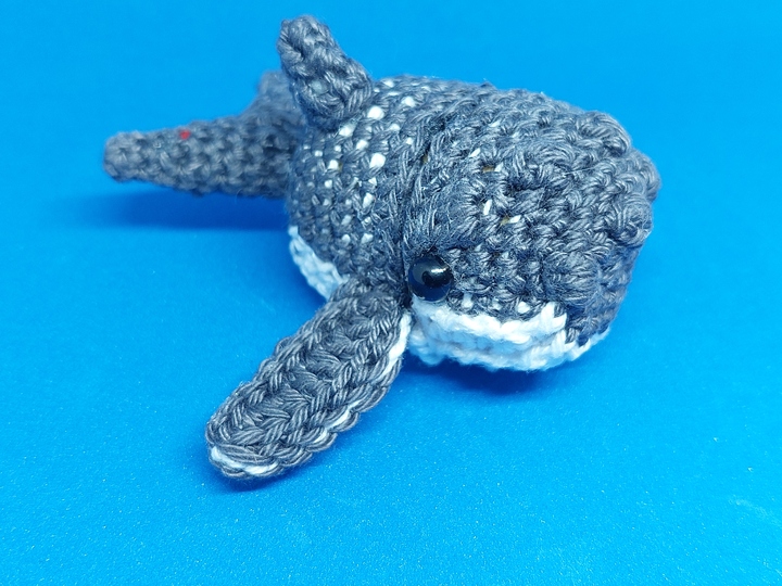 Anleitung zum Häkeln eines Buckelwales um ein leeres Ü-Ei