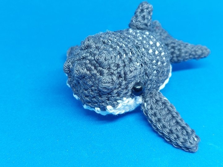 Anleitung zum Häkeln eines Buckelwales um ein leeres Ü-Ei