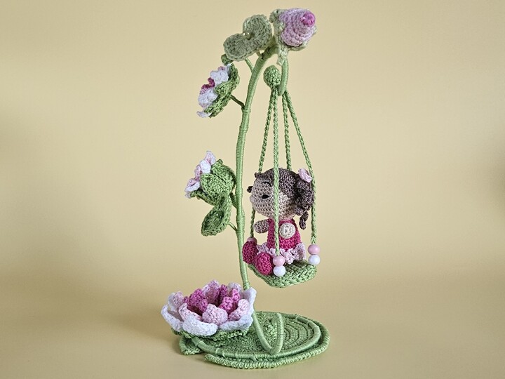 Häkelanleitung Blumenkind Yareli Seerose mit Schaukel Amigurumi