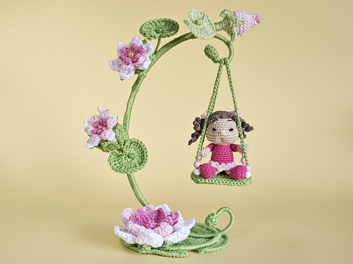 Häkelanleitung Blumenkind Yareli Seerose mit Schaukel Amigurumi