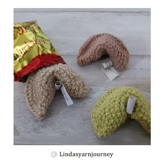 Crochet Pattern Fortune Cookie