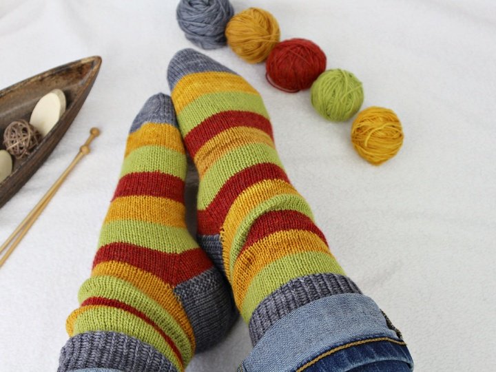Knitting Pattern PDF Socks – colorful scrap yarn socks – easy & fun