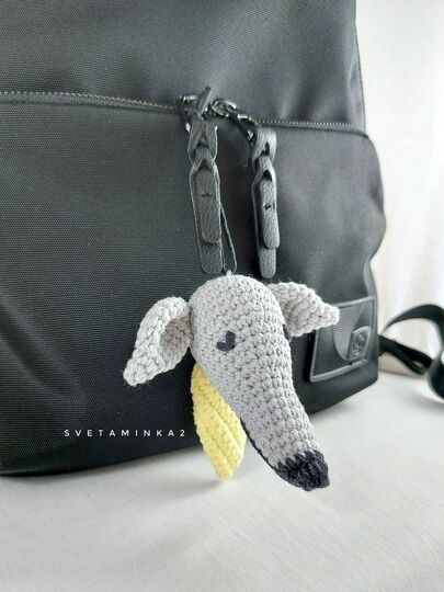 Greyhound Crochet Pattern - Amigurumi Keychain / Charm Dog Head with Scarf