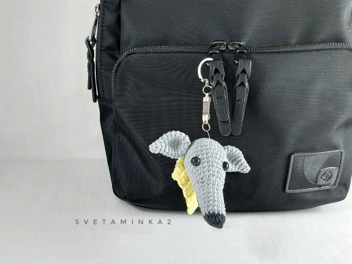 Greyhound Crochet Pattern - Amigurumi Keychain / Charm Dog Head with Scarf