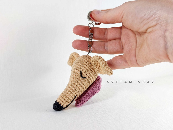 Greyhound Crochet Pattern - Amigurumi Keychain / Charm Dog Head with Scarf