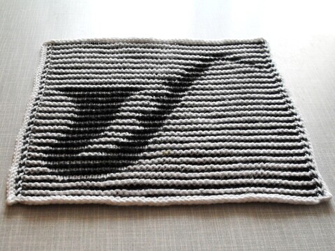 Musik - Saxophon in Schattenstricktechnik als Spüli mit dem besonderen Rand