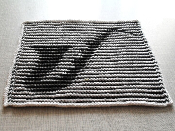 Musik - Saxophon in Schattenstricktechnik als Spüli mit dem besonderen Rand