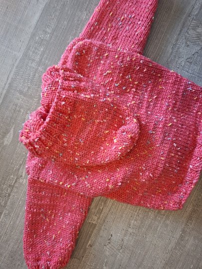 Strickanleitung Baby Kapuzenjäckchen mit Zopfmuster